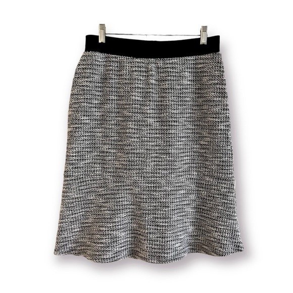 Liz Claiborne Dresses & Skirts - LIZ CLAIBORNE FLARE SKIRT, SIZE 6